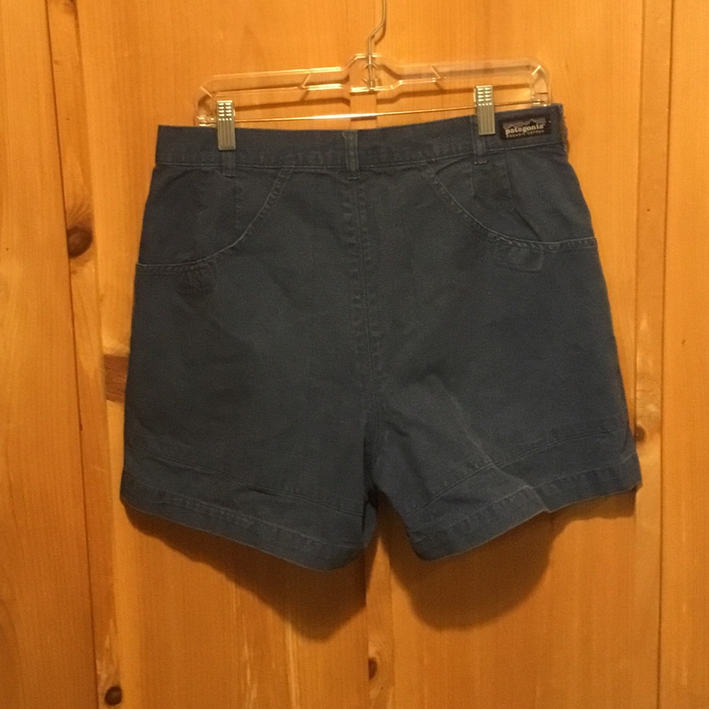 Patagonia “Lightweight Stand Up” shorts
Style 57225
Faded blue
Men’s 32w/5”ins